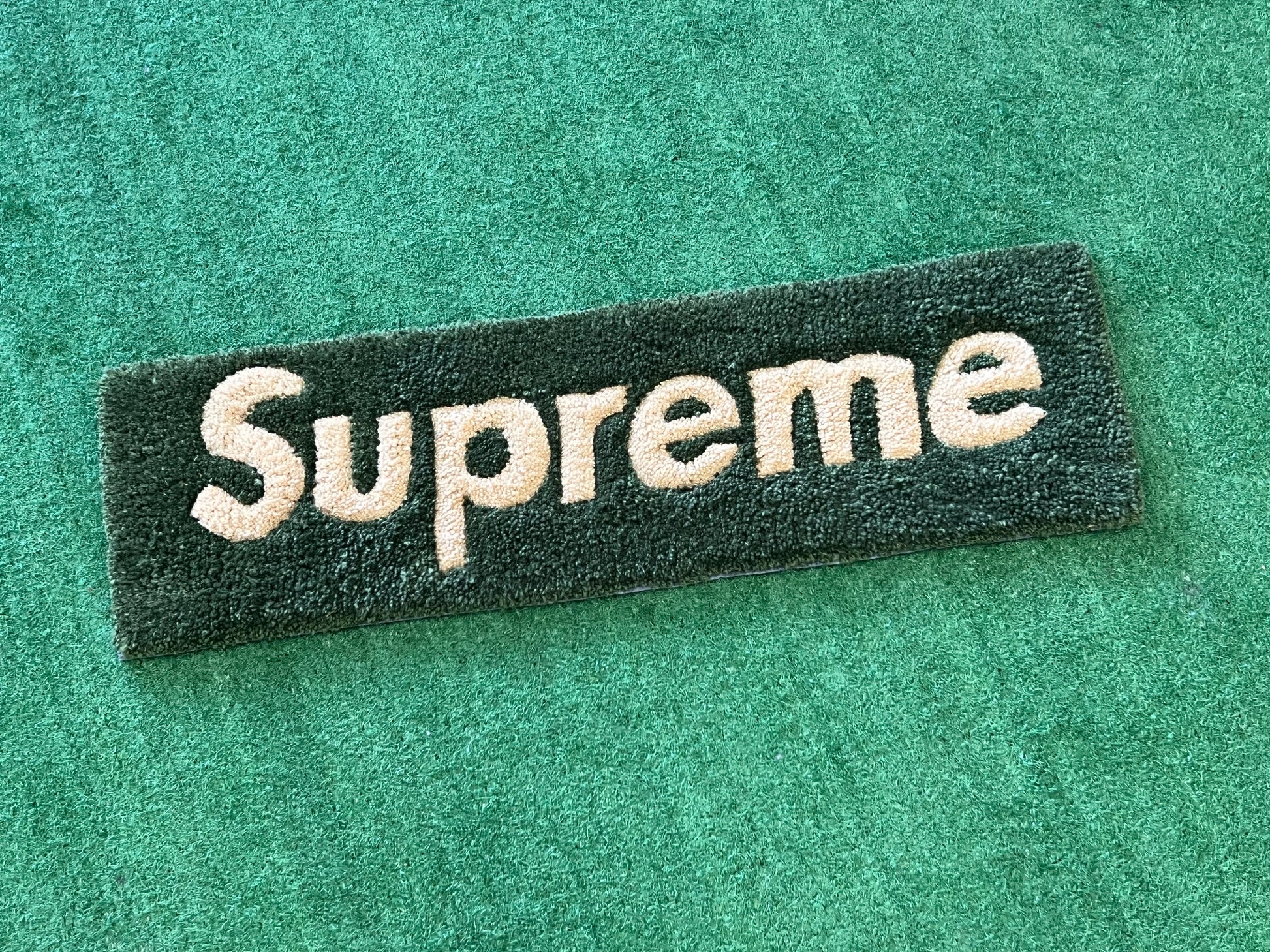 Green “Supreme” Rug – Drip Team Prints